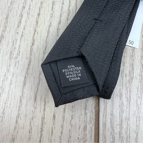 594 - Calvin Klein Tie Black Pattern 001 CK21100207 Silk Blend MSRP $69.50 - Picture 3 of 5